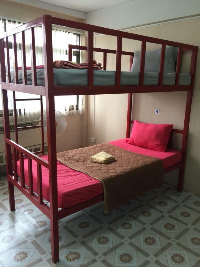 Changphuakgate Guesthouse チエンマイ エクステリア 写真