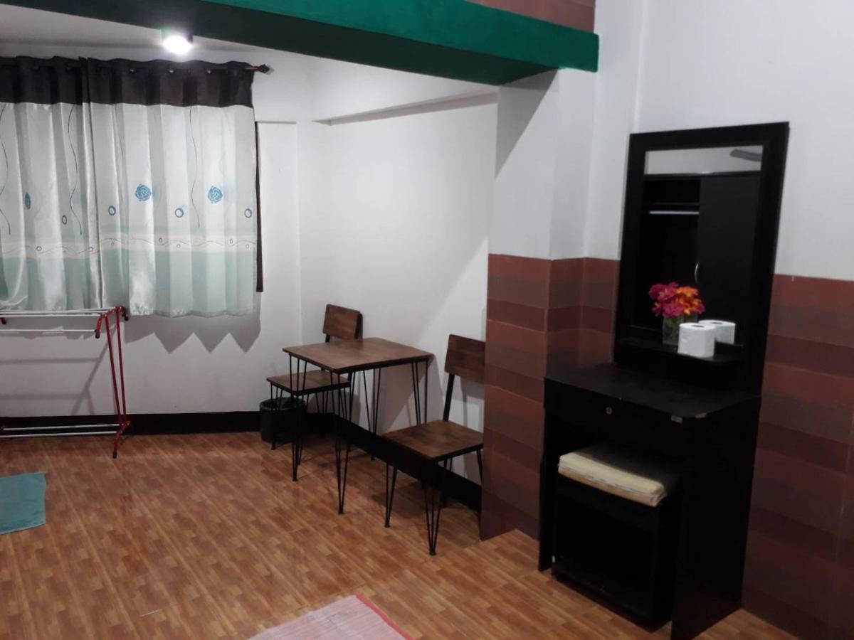 Changphuakgate Guesthouse チエンマイ エクステリア 写真