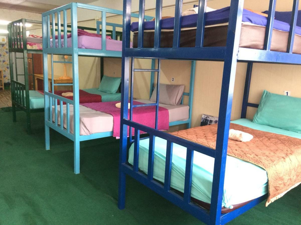 Changphuakgate Guesthouse チエンマイ エクステリア 写真