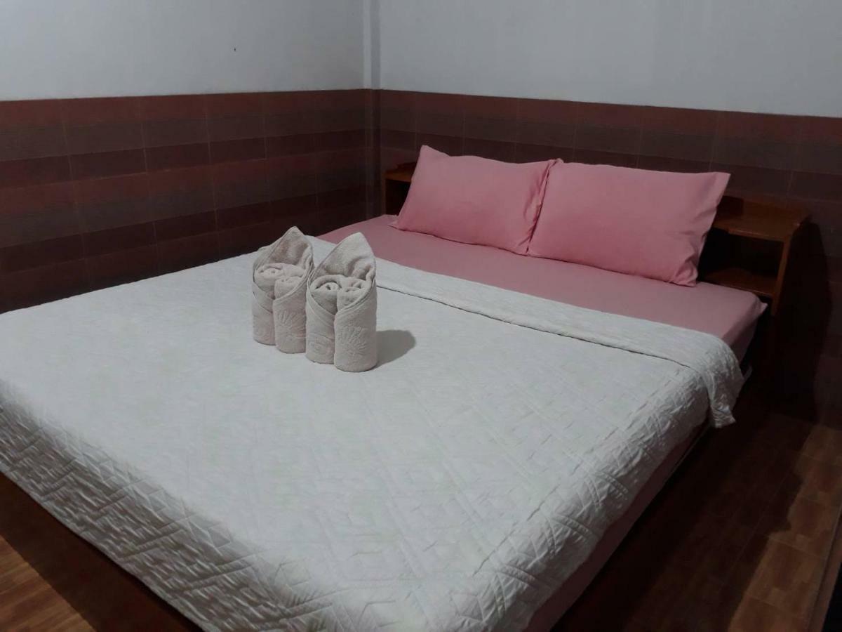 Changphuakgate Guesthouse チエンマイ エクステリア 写真